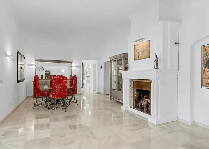 Beautiful 3 Bedroom Villa In Marbella