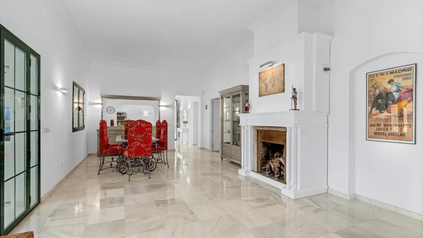 Villa Beautiful 3 Bedroom In Marbella