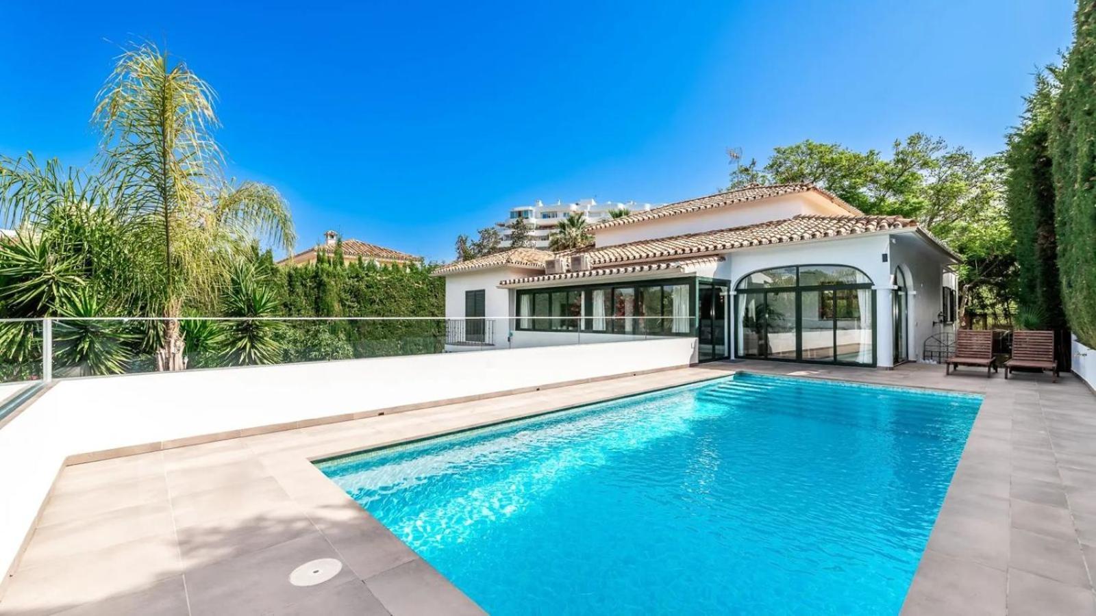 Villa Beautiful 3 Bedroom In Marbella