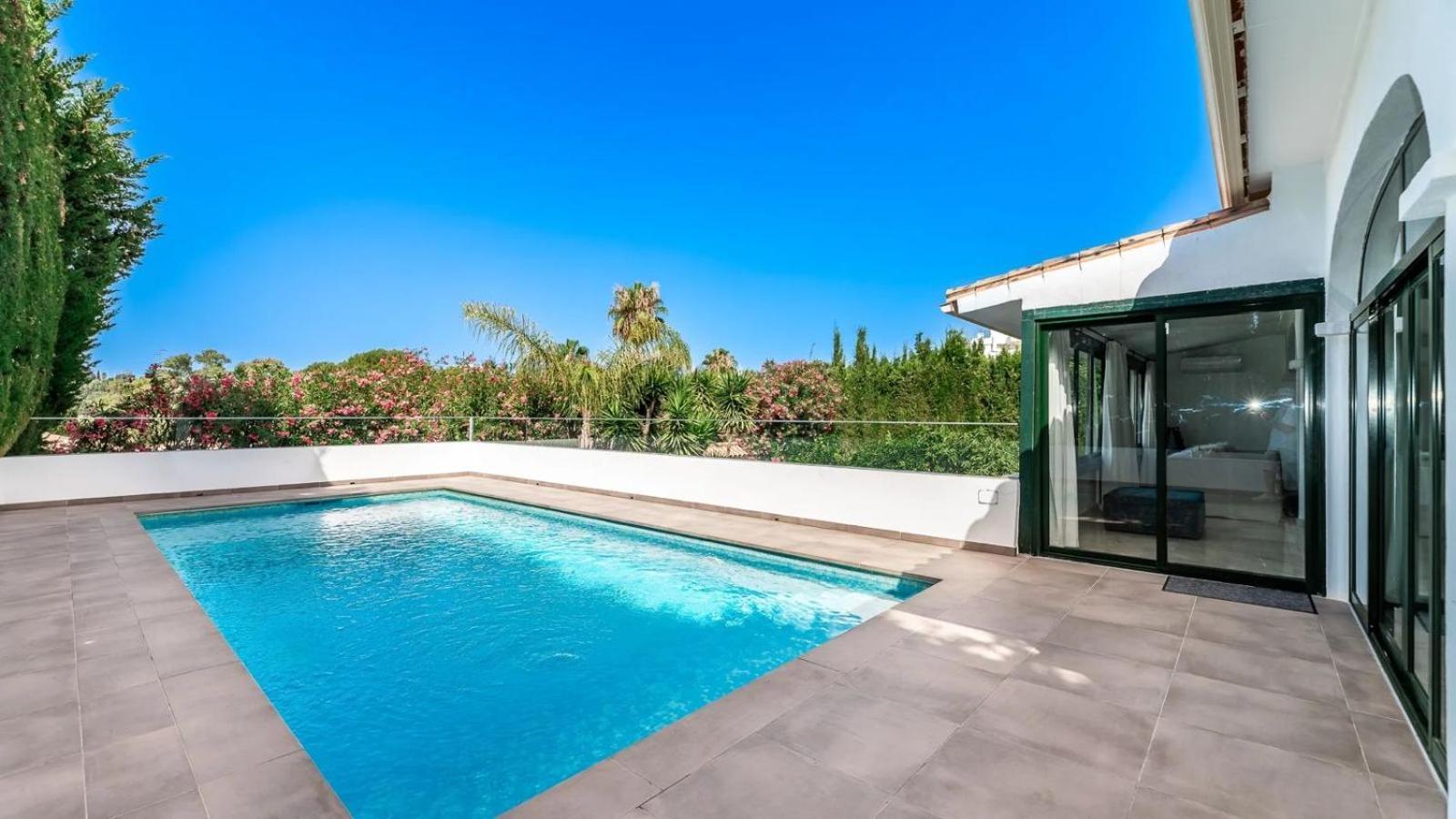 Beautiful 3 Bedroom In Villa Marbella