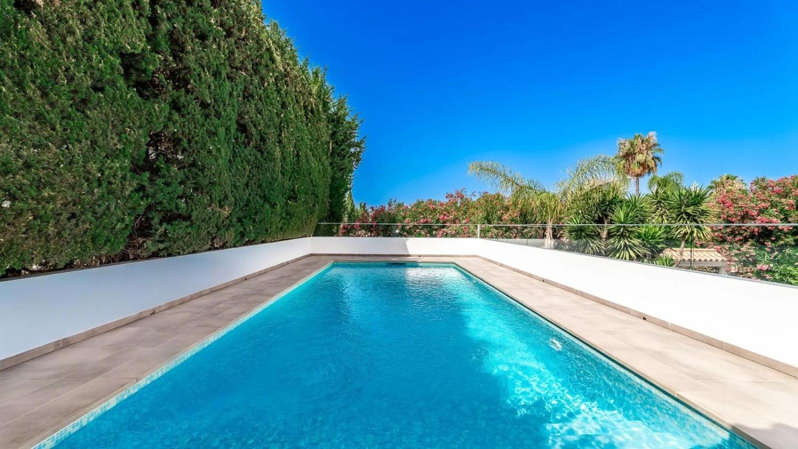 Beautiful 3 Bedroom In Villa Marbella