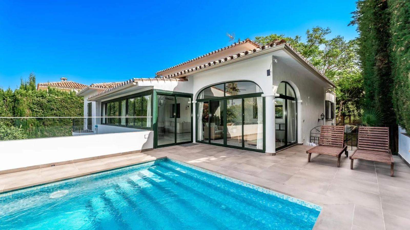 Beautiful 3 Bedroom In Villa Marbellac